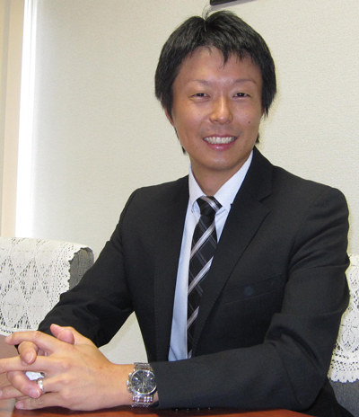 講師